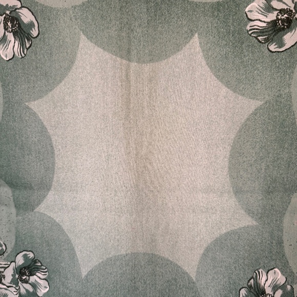 Patricia Dumont Green Silk Scarf with Floral Design - Picture 11 of 12
